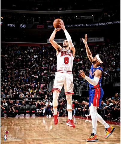 Zach LaVine Chicago Bulls Unsigned Game Winning Shot Photograph Cover