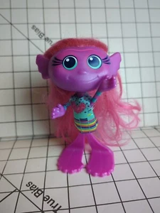 Dreamworks Trolls World Tour Stylin' Meerjungfrau Puppe 6" rosa gebraucht 2020 - Bild 1 von 2