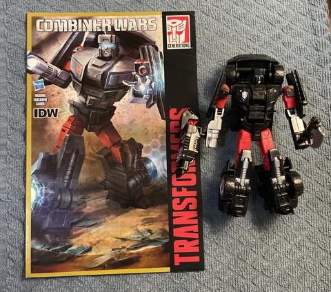 Transformers Generations TRAILBREAKER Combiner Wars Deluxe Class with Comic Cover