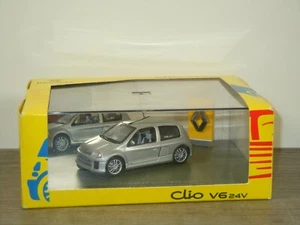 Renault Clio Sport V6 24v Presentation - Universal Hobbies 1:43 in Box *54865 - Picture 1 of 4