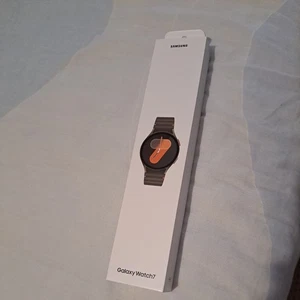 Samsung Galaxy Watch 7 bluetooth Wi-Fi GPS 40mm Green - Brand New & Sealed ✅ - Photo 1 sur 4