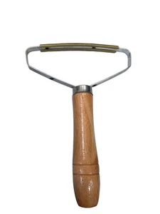 Portable Lint Remover Double-Sided Brush Clothes, Sweaters & Coats, Furniture - Picture 1 of 5