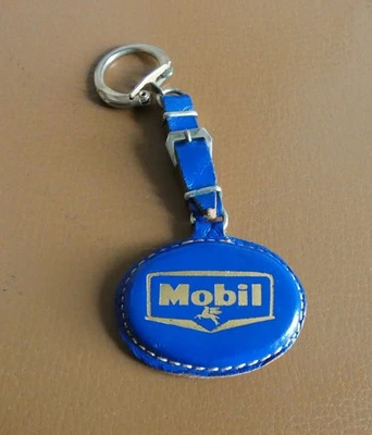 Ancien porte cle sur cuir Mobil Carburant Automobile Station Garage Orléans - Photo 1/2