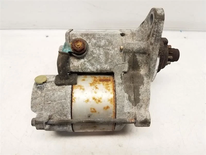 1998-04 Subaru Legacy (2.5L / AT) Starter Motor  - Image 1 of 4