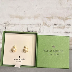 Tachuelas Kate Spade Perlas de Sabiduría Nuevas en Caja - Imagen 1 de 3