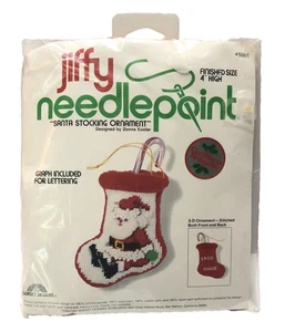 Vintage Jiffy Nadelspitze Weihnachtsmann Strumpf 3D Ornament 4" Kit versiegelte Verpackung - Bild 1 von 3