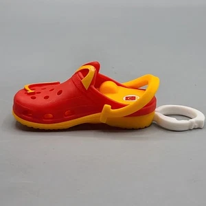 McDonalds Crocs Kunststoff Schlüsselanhänger Happy Meal Spielzeug 2024 - Bild 1 von 7