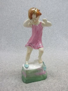Perfect  ROYAL WORCESTER  WEDNESDAYS CHILD is full of woe    7"  Figurine #3259 - Picture 1 of 6