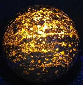 Sfera di pietra fiamma naturale sfera di cristallo reiki healing12820G cristallo reattivo UV - Foto 1 di 18