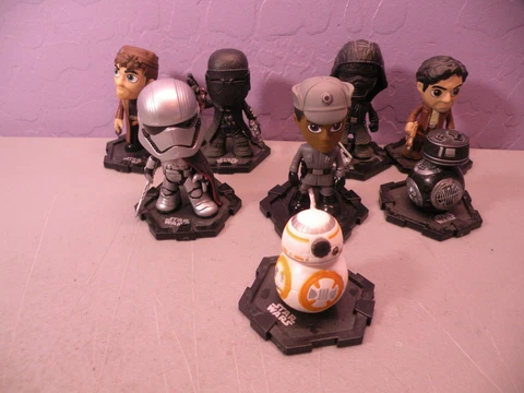 Star Wars Last Jedi Mystery Mini Bobble Figure BB8 Droid Phasma Knight Of Ren ++ Cover