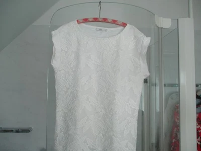 EDC by ESPRIT weißes Shirt Gr XS = 36 Vorderteil aus Spitze weiß edel - Bild 1 von 4