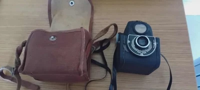 Ensign Ful-Vue Box Camera Made in England – Vintage Circa 1950 - Image 1 of 4