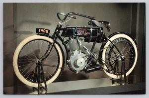Tarjeta postal Harley-Davidson 1906 exhibición de motocicleta c1970 - Imagen 1 de 2
