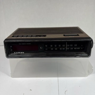 VTG Lloyd’s J274 AM/FM Alarm Clock Radio Digital Retro MCM Woodgrain Works - Image 1 of 4