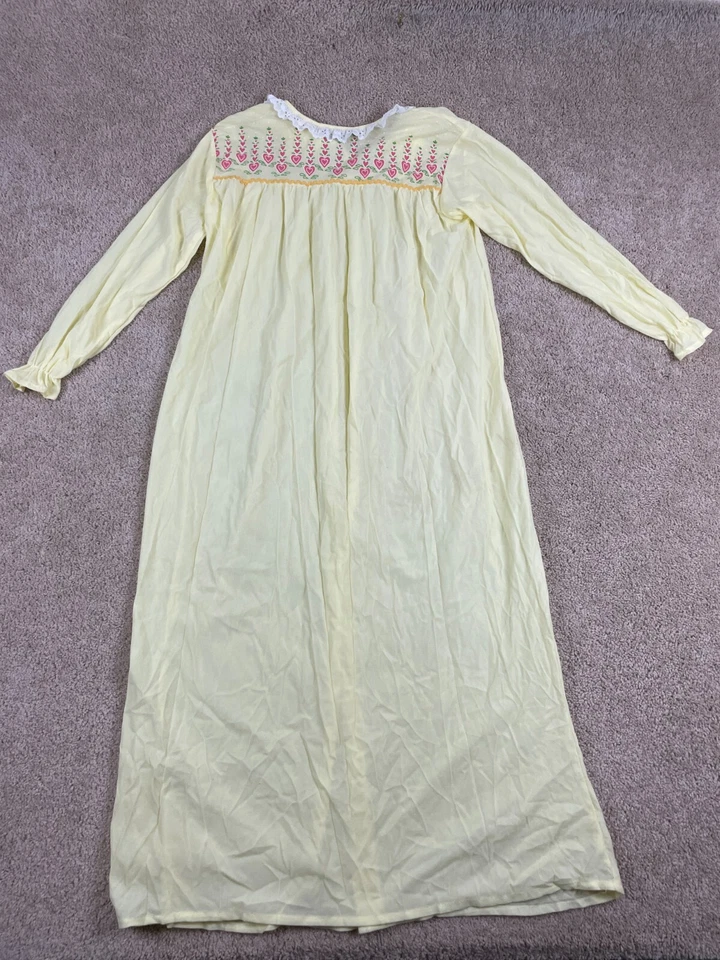 Camisón largo vintage para mujer grande con volantes plisado bordado corazón amarillo Foto 1 de 4