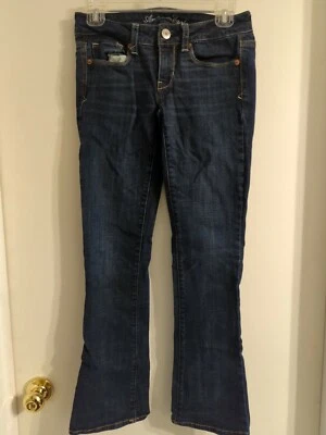 Pantalones de mezclilla American Eagle Outfitters 2 cortos ajustados lentejuelas bolsillo elástico Foto 1 de 4