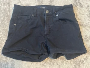 Aeropostale Black Denim Women Size 6 Solid High Rise Midi Jean Short cuffed - Picture 1 of 11