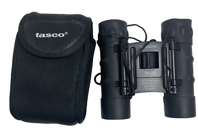Tasco 10x25 168BCR 288ft/1000yds Foldable Black Binoculars Coated Optics w/case - Image 1 of 4