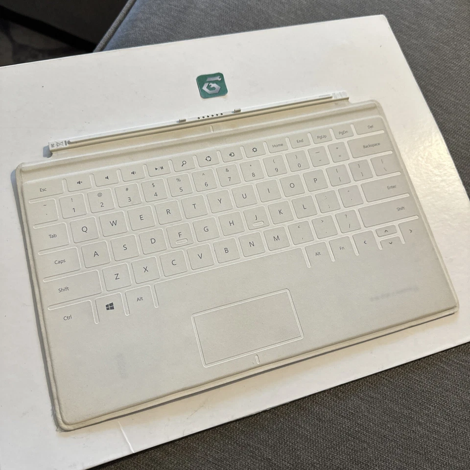 Microsoft Surface Touch Cover Keyboard Model 1515 for RT 2 & PRO White Fast Ship - Image 1 of 3