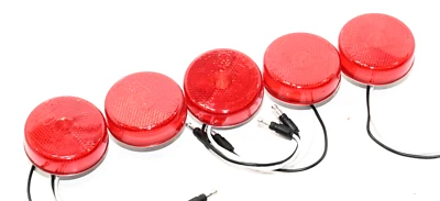 Lámpara Marcadora Sellada Redonda 2.5" - Juego de 5 - Roja - 12V - SAE AP2 98 - Incandescente Foto 1 de 4