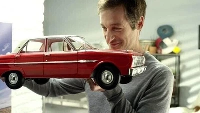 COSTRUISCI LA TUA FORD FALCON (SCALA 1:8 SALVAT) 100 PROBLEMI DA ASSEMBLARE - Immagine 1 di 4