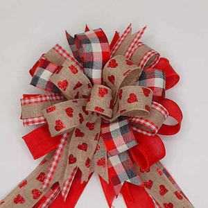 Arco, arco corona, lino beige, corazones y cheque para el Día de San Valentín - Imagen 1 de 2