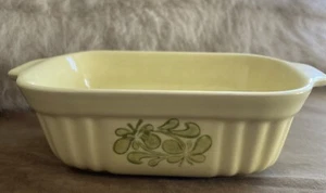 VINTAGE Pfaltzgraff 1983 FTDA 16 oz Casserole Bread Loaf Dish Yellow/ Soft Gold - Picture 1 of 7