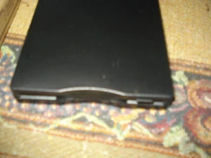 1.44 MB 3.5 inch USB External Floppy Disk Drive Data Storage FDD Reader Writer - Picture 1 of 7