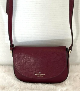 Bolso Bandolera Kate Spade Leila Mini Solapa Mujer Cartera Cuero Guijarro Rojo - Imagen 1 de 7
