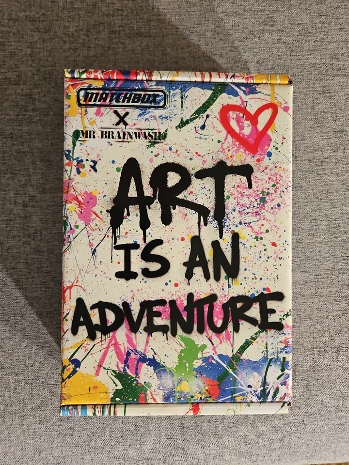 Mattel Creations Matchbox x Mr Brainwash 1964 Austin Mini Cooper S Grafitti  Foto 1 de 4