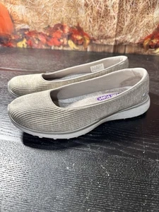 Skechers Women's Size 8 Microburst 2.0 Sneaker Beige Slip On Memory Foam - Picture 1 of 8