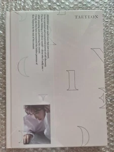 SM New Factory Scaled SNSD Concert Persona Photobook TAEYEON - Picture 1 of 6