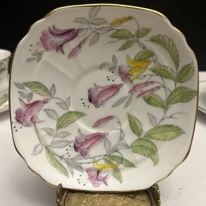 Platillo cuadrado Royal Stafford Bone China England en fucsia - Imagen 1 de 2
