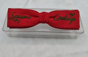 Weihnachtsfliege Vintage 50er Jahre Jahreszeiten Grüße auf rot und grün Clip auf mit Etui - Bild 1 von 7