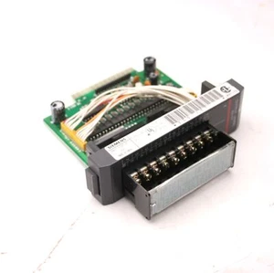 Módulo de salida Siemens Simatic TI305-15T, 5-28 VDC, 0,5A, clase 2, salida: 24 VDC - Imagen 1 de 5