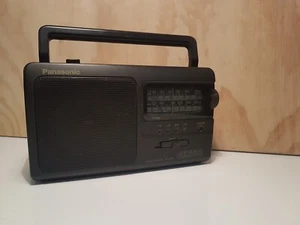 BELLISSIMA RADIO PORTATILE PANASONIC GX500 - Foto 1 di 5