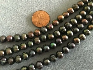 DUE 16" Filo 7x8mm Tondo/Patata PAVONE PERLE ACQUA DOLCE Altissima Qualità - Foto 1 di 4
