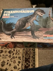 KIT MODELO T-REX TYRANNOSAURus monograma plástico vintage con caja 1979 6043 - Imagen 1 de 21