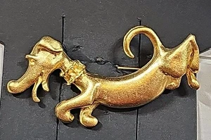 Dachshund Gold Tone Lapel Hat Tie Dog Pin - Picture 1 of 5