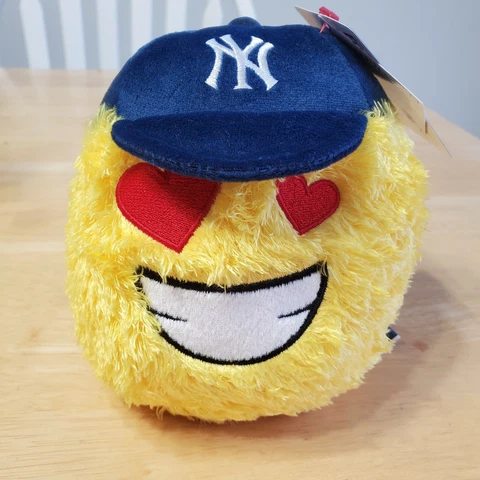 New York Yankees Heart Eyes Smiley  Face 5 inch Emoji Plush Genuine MLB NWT Cover