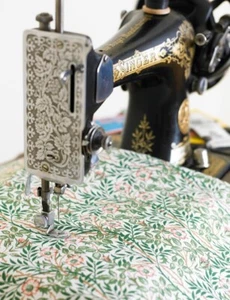 William Morris Sweet Briar 100% Cotton Floral Fabric By Half Metre - Picture 1 of 2
