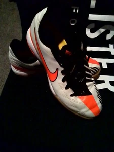 Zapatos de fútbol sala Nike T90 472570-480 talla 6y 2011 vintage - Imagen 1 de 5