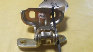OEM GM 2007 2021 MULTI USE REAR UPPER LEFT DOOR HINGE GM # 13501713 - Picture 1 of 3