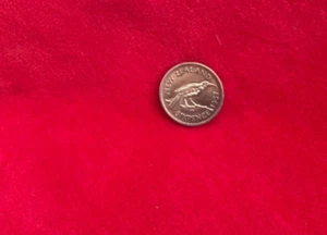 1957 NEW ZEALAND 6 PENCE - Picture 1 of 4