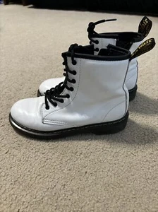 Dr Martens Patent Leather Boots Junior Girls Sz 4M Lace Up Shoes White Lace Zip - Picture 1 of 10