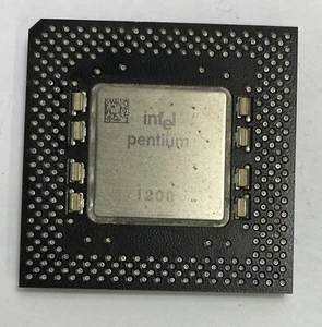 Intel Pentium SY045 200MHz 66MHz Bus Socket 7 Vintage Processor FV80502200 - Picture 1 of 5