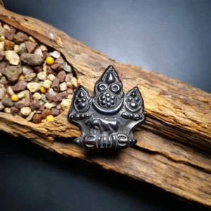 Gandhanra Antique Tibetan Buddhist Amulet,Mani Jewel Pendant,Cintamani Badge - Imagen 1 de 10