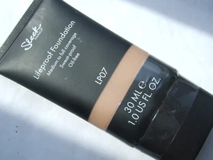 New SLEEK Lifeproof Foundation : LP07 - Picture 1 of 3