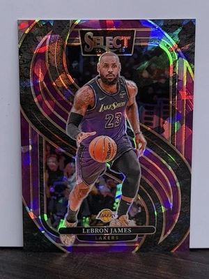 LEBRON JAMES PURPLE ICE PRIZM SP/99 LAKERS COLOR MATCH 2024 Panini Select #111 Foto 1 de 2