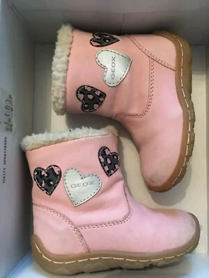 Botas Lolly GEOX RESPIRA B Rosa con Corazones Caja Original Ligeramente Usadas Talla 4 EE. UU. Foto 1 de 4